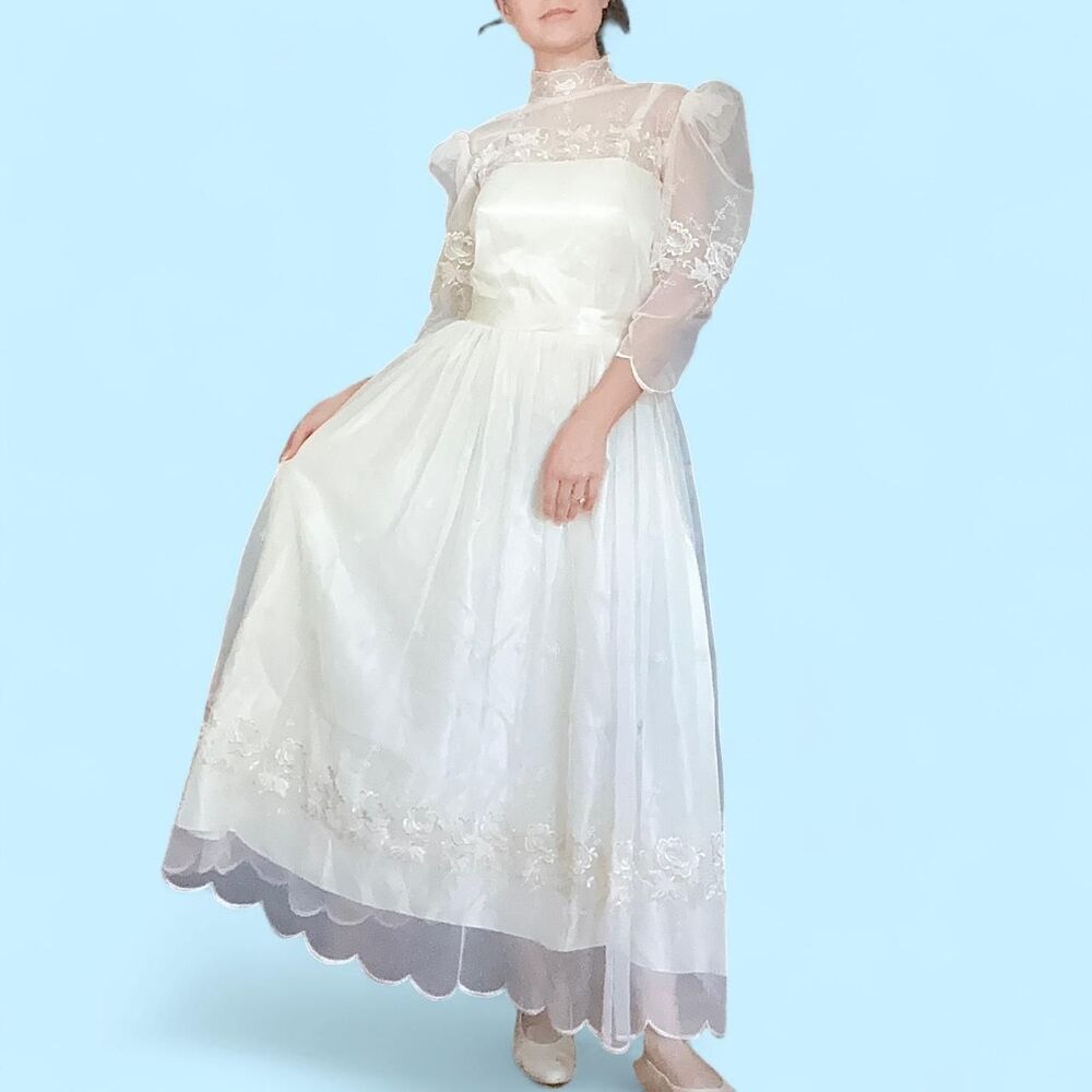1970s Handmade Ivory Vintage Wedding / Formal Dress